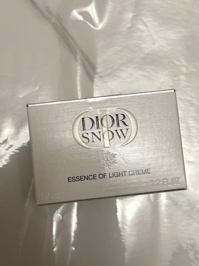 新品 diorスノーエッセンスオブライトクリーム