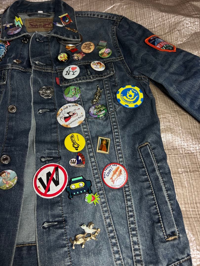 み*ら様 バッジ付きリーバイスレディースGジャン