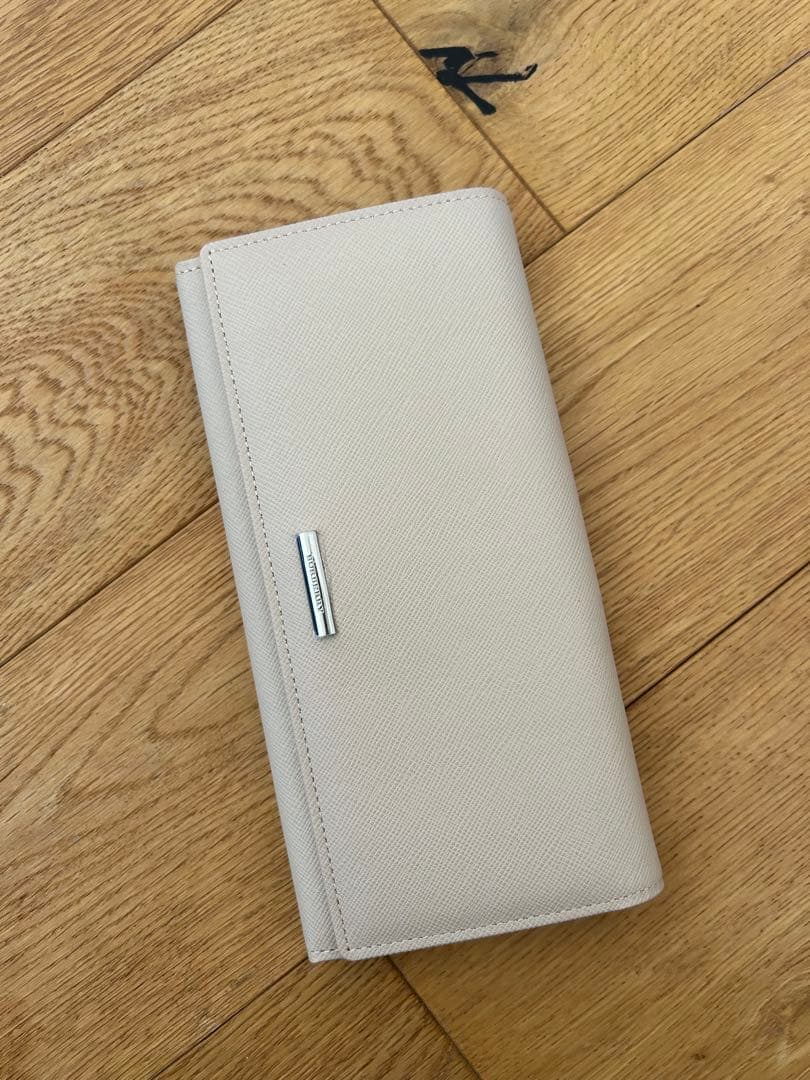 Burberry ベージュ 長財布 チェック柄内装