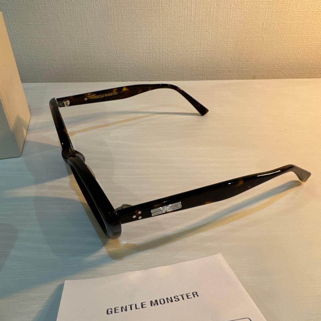 GENTLE MONSTER TERRA COTTA ブラックサングラス
