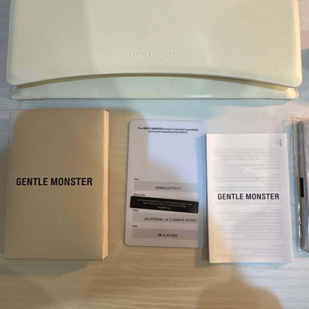 GENTLE MONSTER TERRA COTTA ブラックサングラス