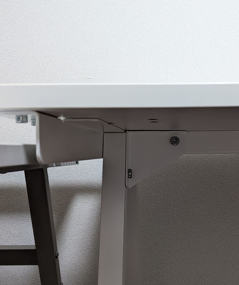 【送料込み】美品　IKEA デスク　トロッテン　幅120 × 奥行60×高さ75