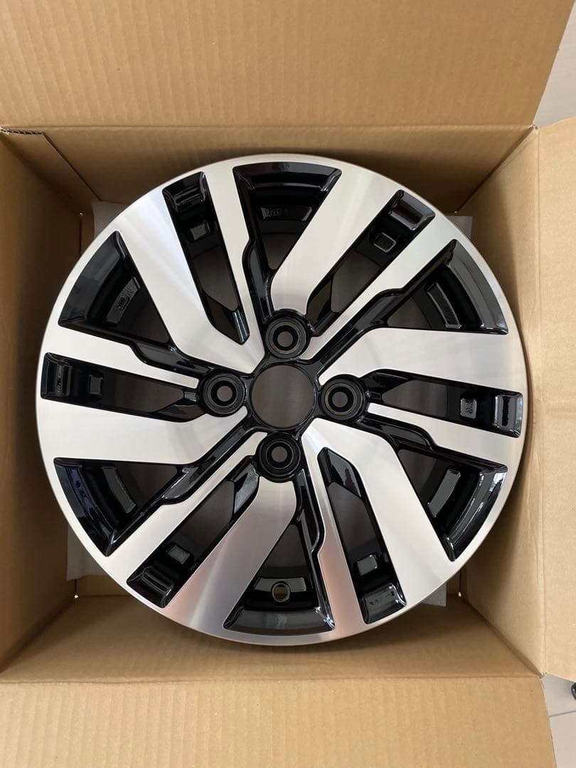 トヨタ　ルーミー アルミホイール 14インチ