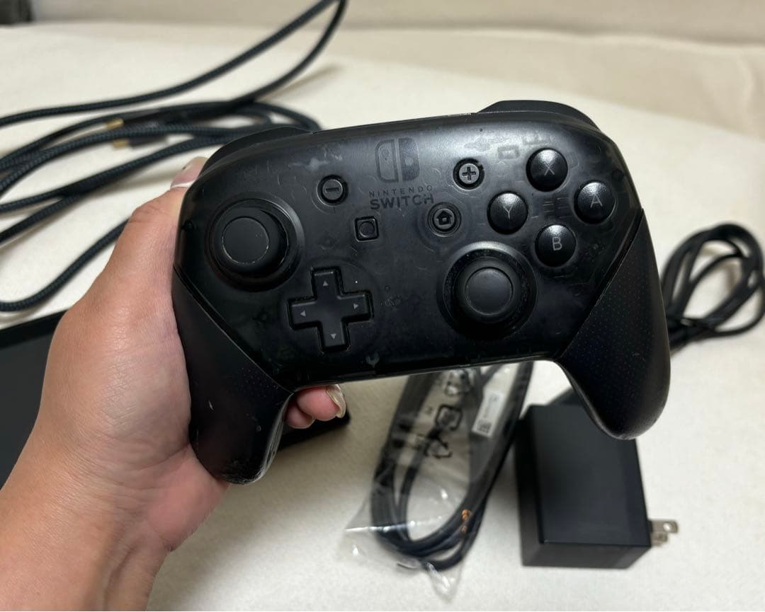 Nintendo Switch 本体 + Proコントローラー　ケーブルセット