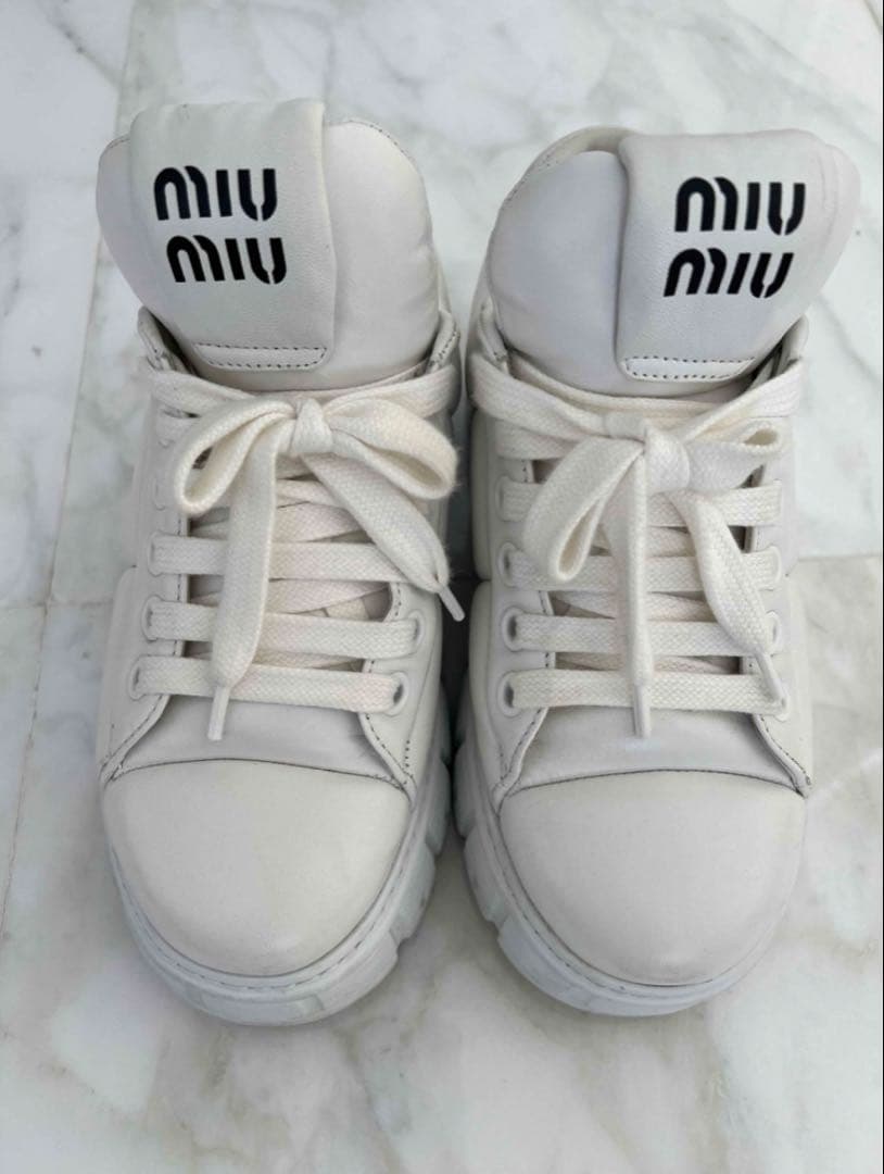 miumiu ナッパレザー スニーカー　36ホワイト