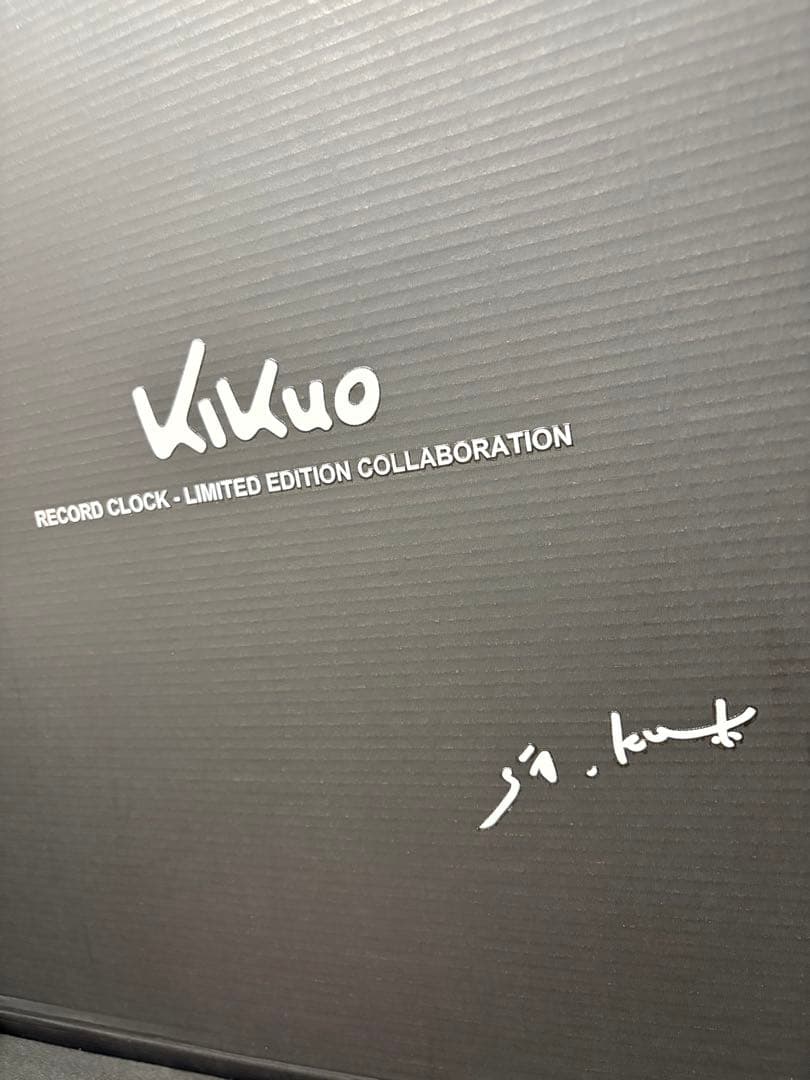 きくおミク7 レコード型時計、直筆サインち付き！