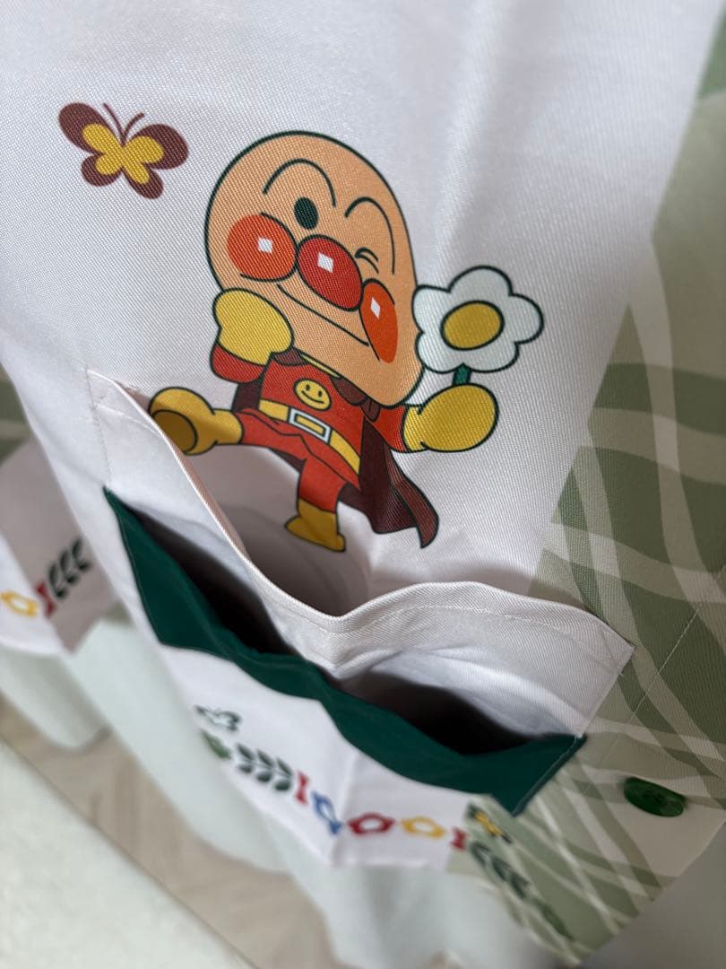 アンパンマン エプロン 保育士 幼稚園教諭 介護士 新品未使用