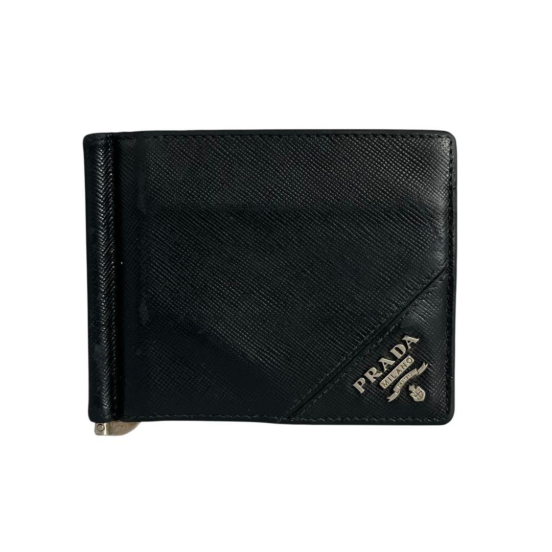 美品✨プラダ マネークリップ 札入れ サフィアーノレザー ロゴ金具