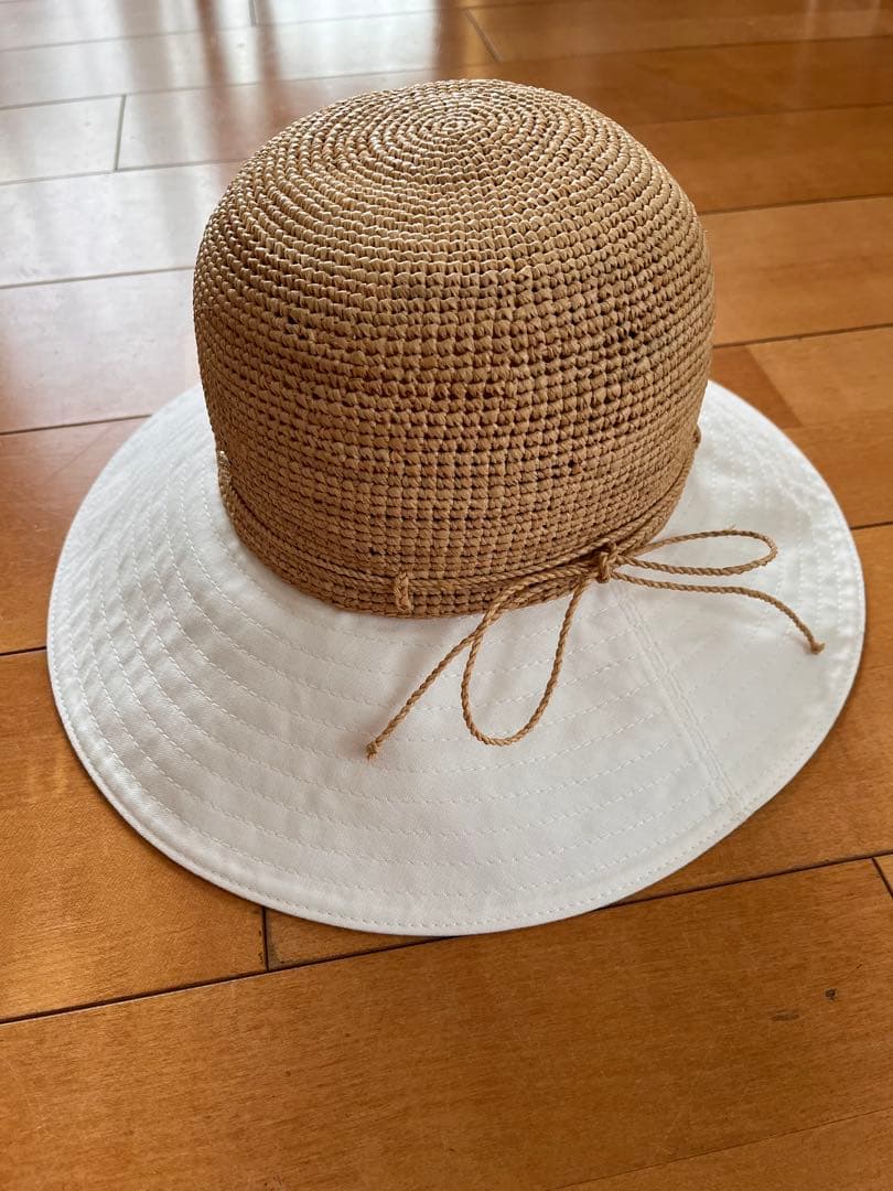 ヘレンカミンスキー　カロラ　Kalola