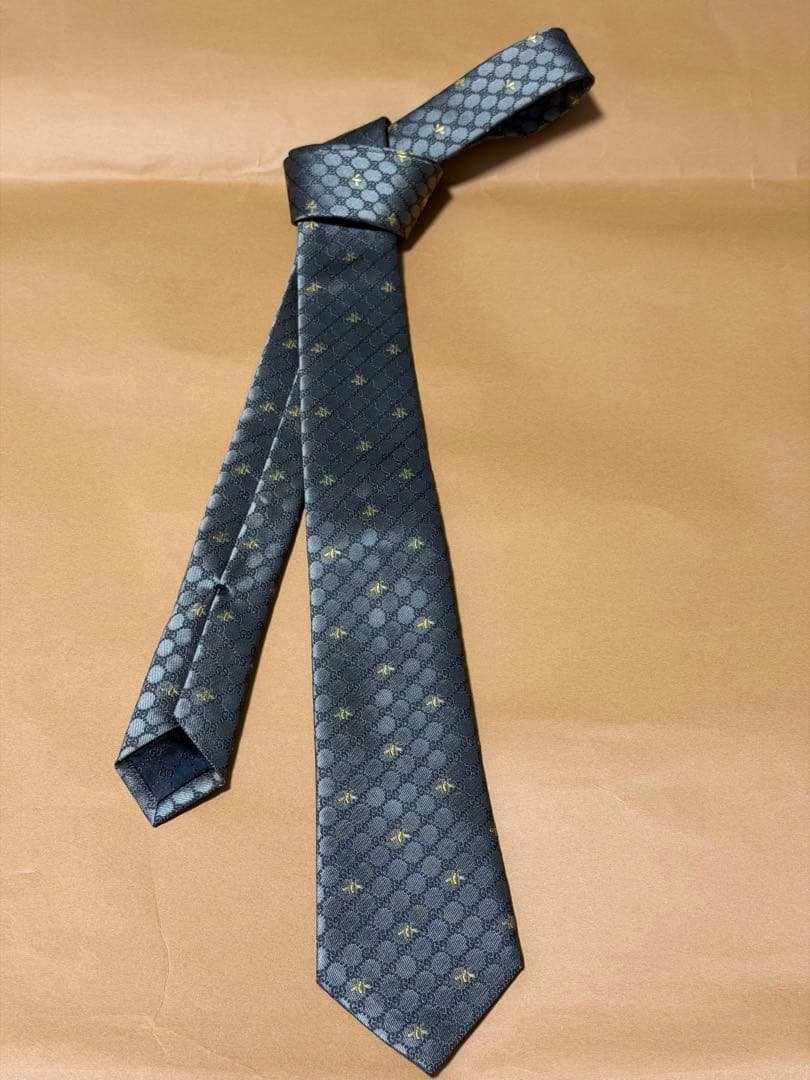 た*い様 GUCCI 蜂モチーフ ネクタイ 148 x 7 cm