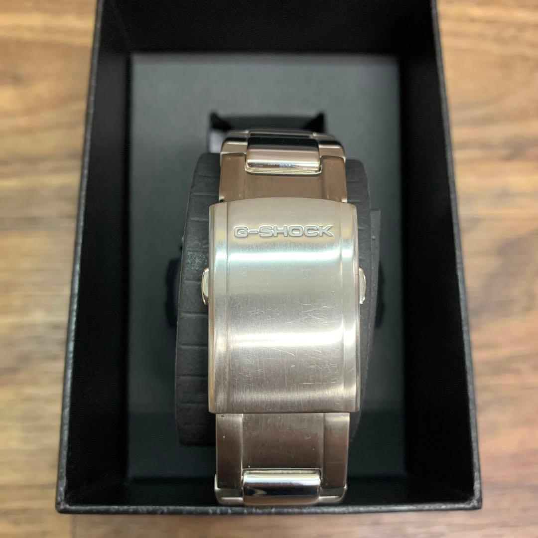 中古　カシオ　ジーショック GST-W110D