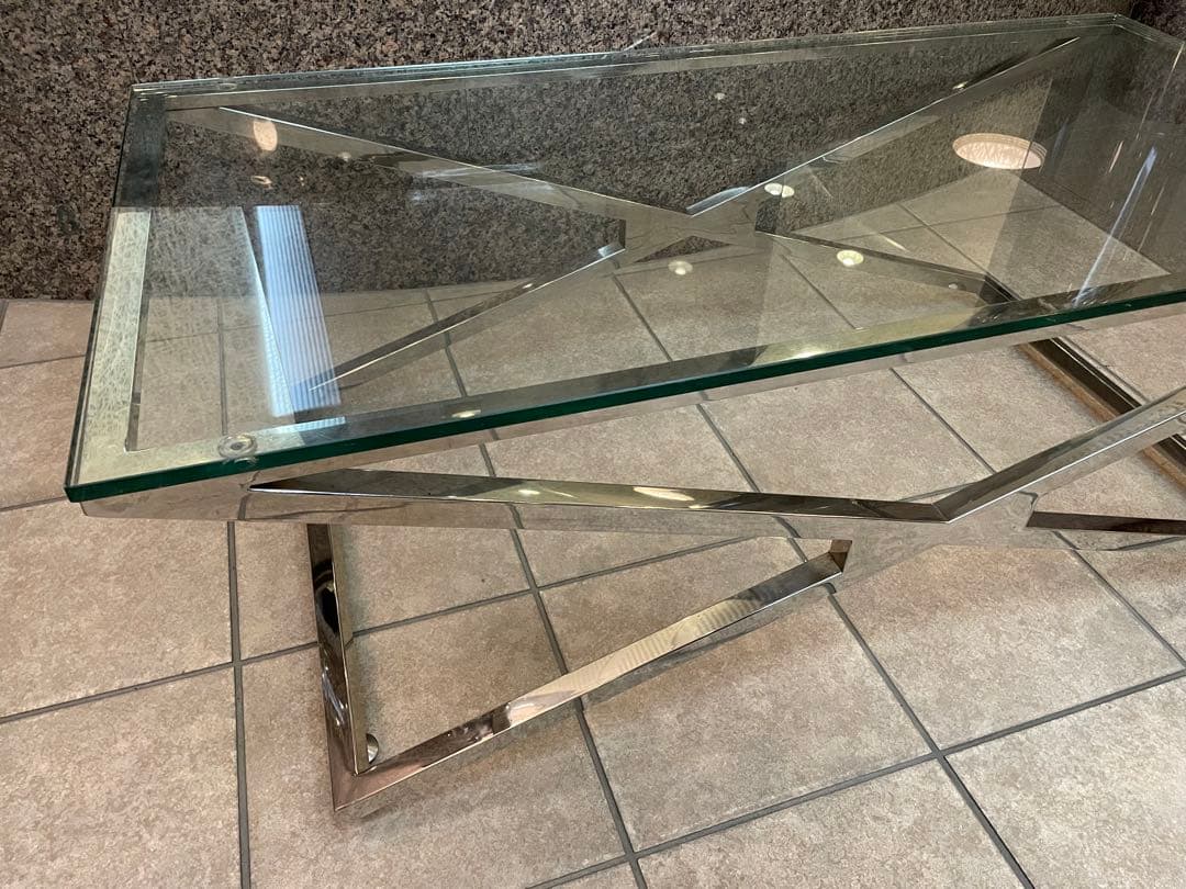 ラグジュアリーなカフェテーブル