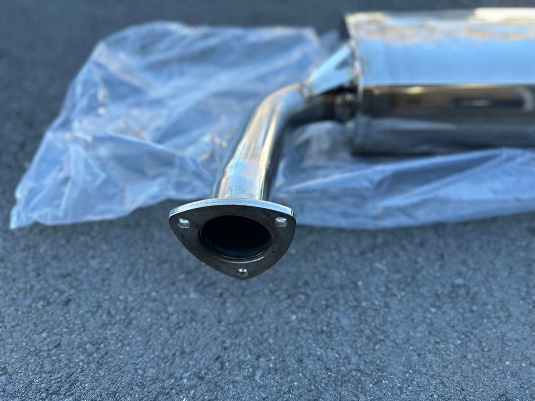 茶流彩彩　クラウンハイブリッド　マフラー