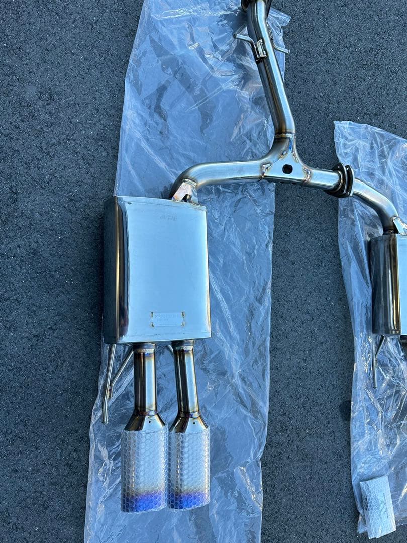 茶流彩彩　クラウンハイブリッド　マフラー