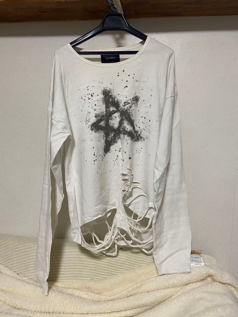 【GRANCY】 ラインストーンデザイン　グラフィックダメージ　ロンT Mサイズ