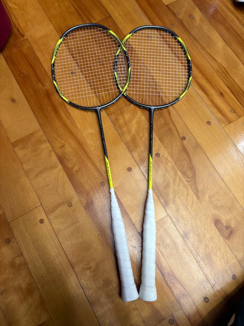 ARC SABER 7 PRO バドミントンラケット 2本セット