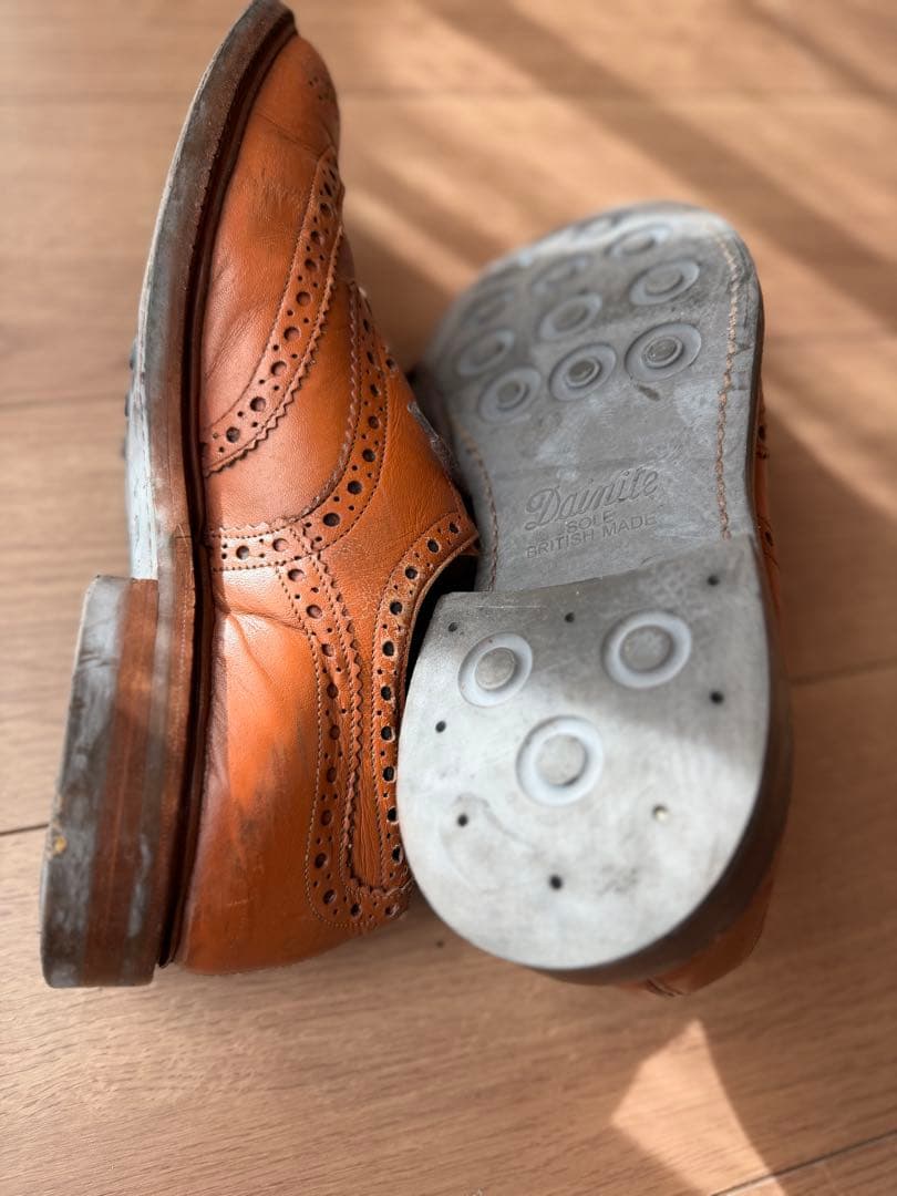 Trickers ブラウン レザー ウィングチップシューズ