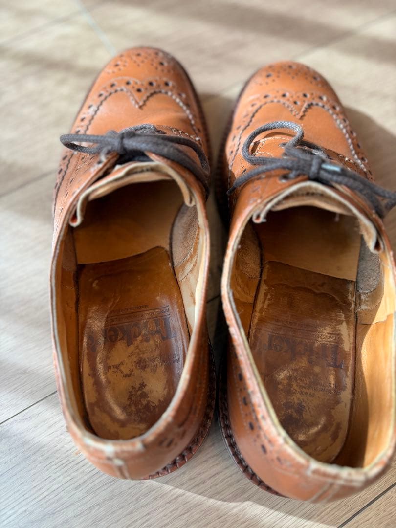 Trickers ブラウン レザー ウィングチップシューズ
