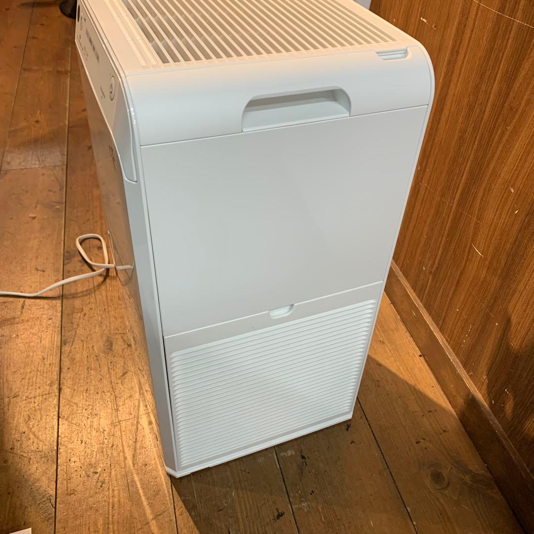 ダイキン　空気清浄機　MC555A-W 2025年製　フィルター付き　美品