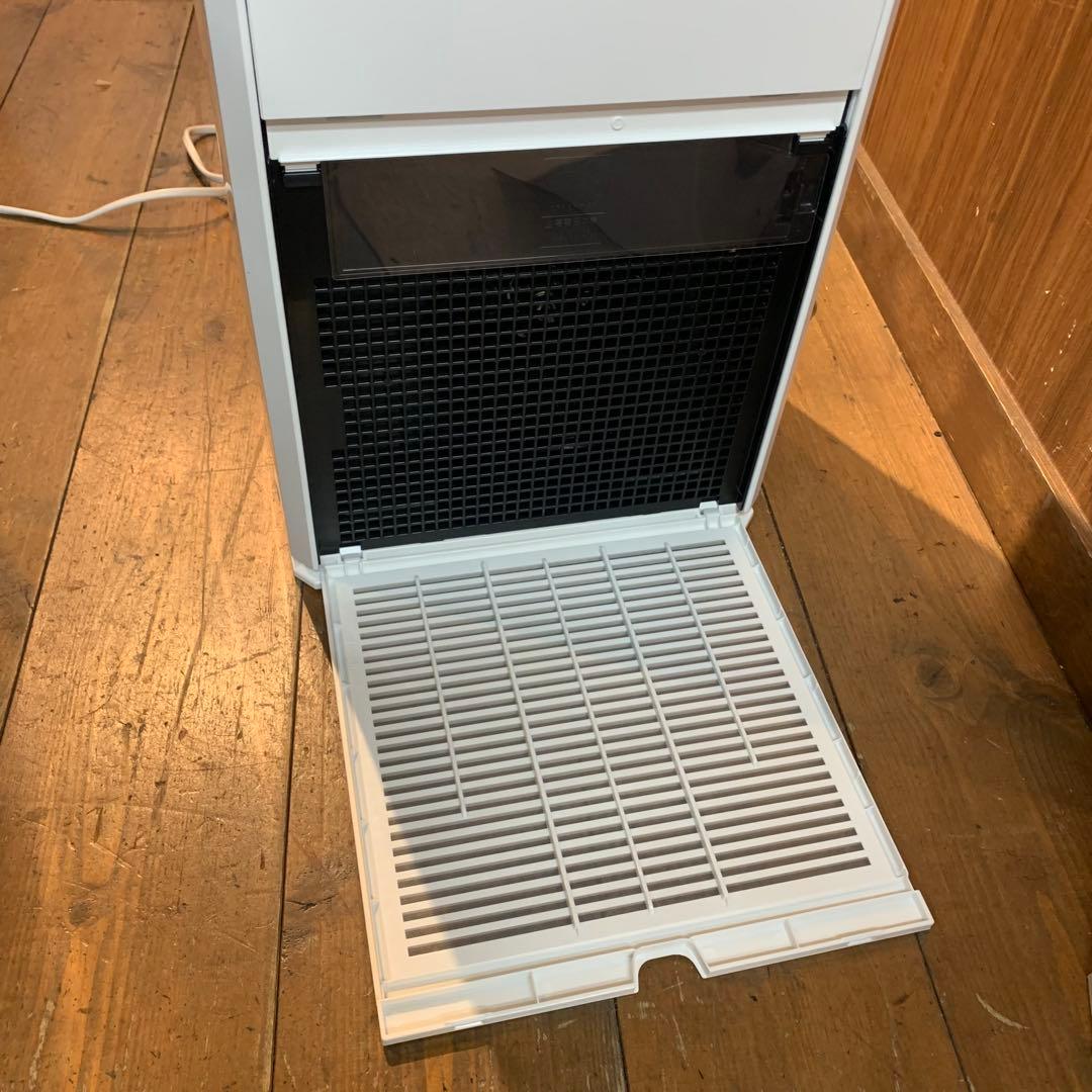 ダイキン　空気清浄機　MC555A-W 2025年製　フィルター付き　美品