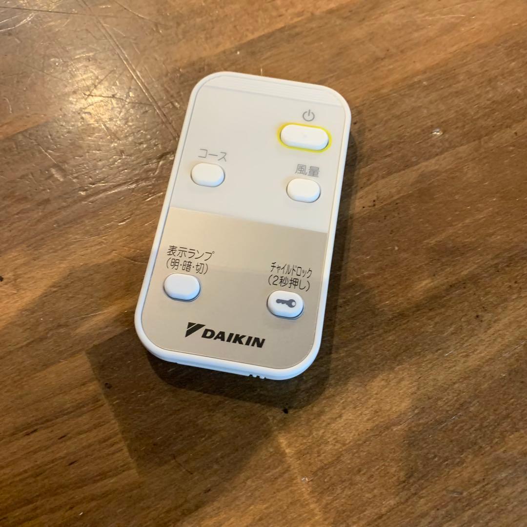 ダイキン　空気清浄機　MC555A-W 2025年製　フィルター付き　美品