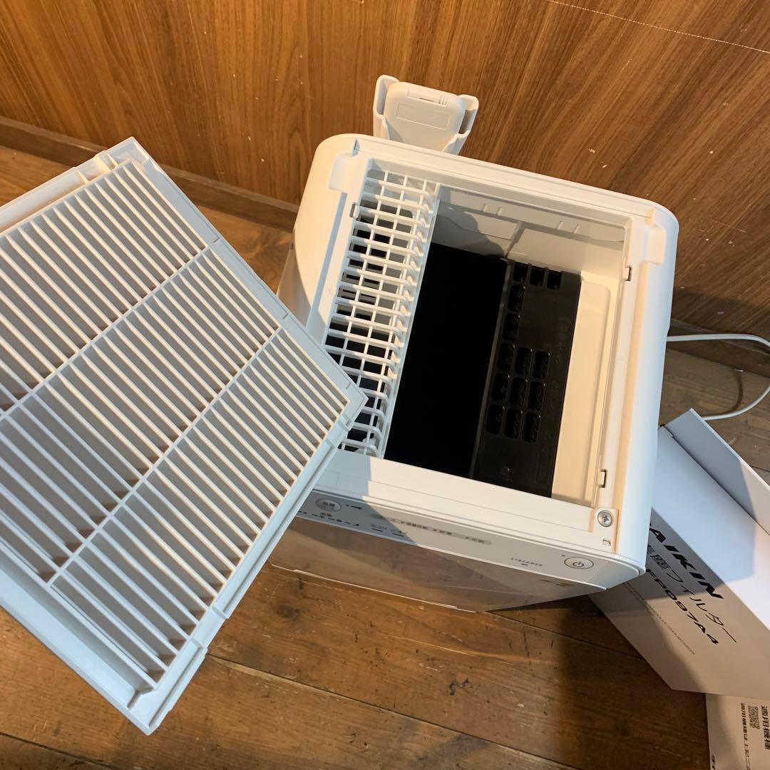 ダイキン　空気清浄機　MC555A-W 2025年製　フィルター付き　美品