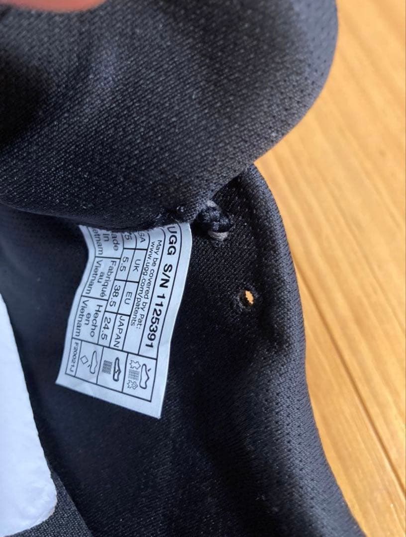 最終値下げ　UGGアグ スニーカー CALLE LACE BLK 24.5㎝