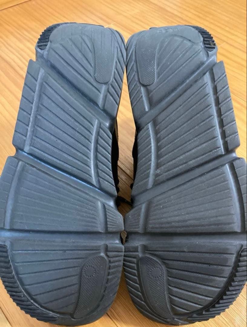 最終値下げ　UGGアグ スニーカー CALLE LACE BLK 24.5㎝