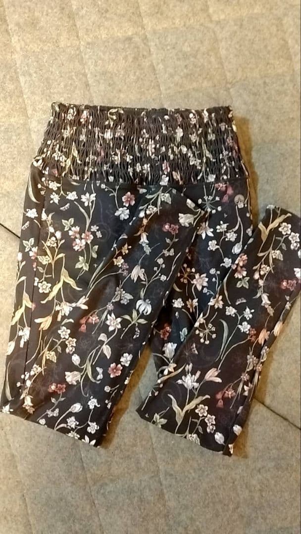 花柄スポーツブラとレギンスセット Mサイズ