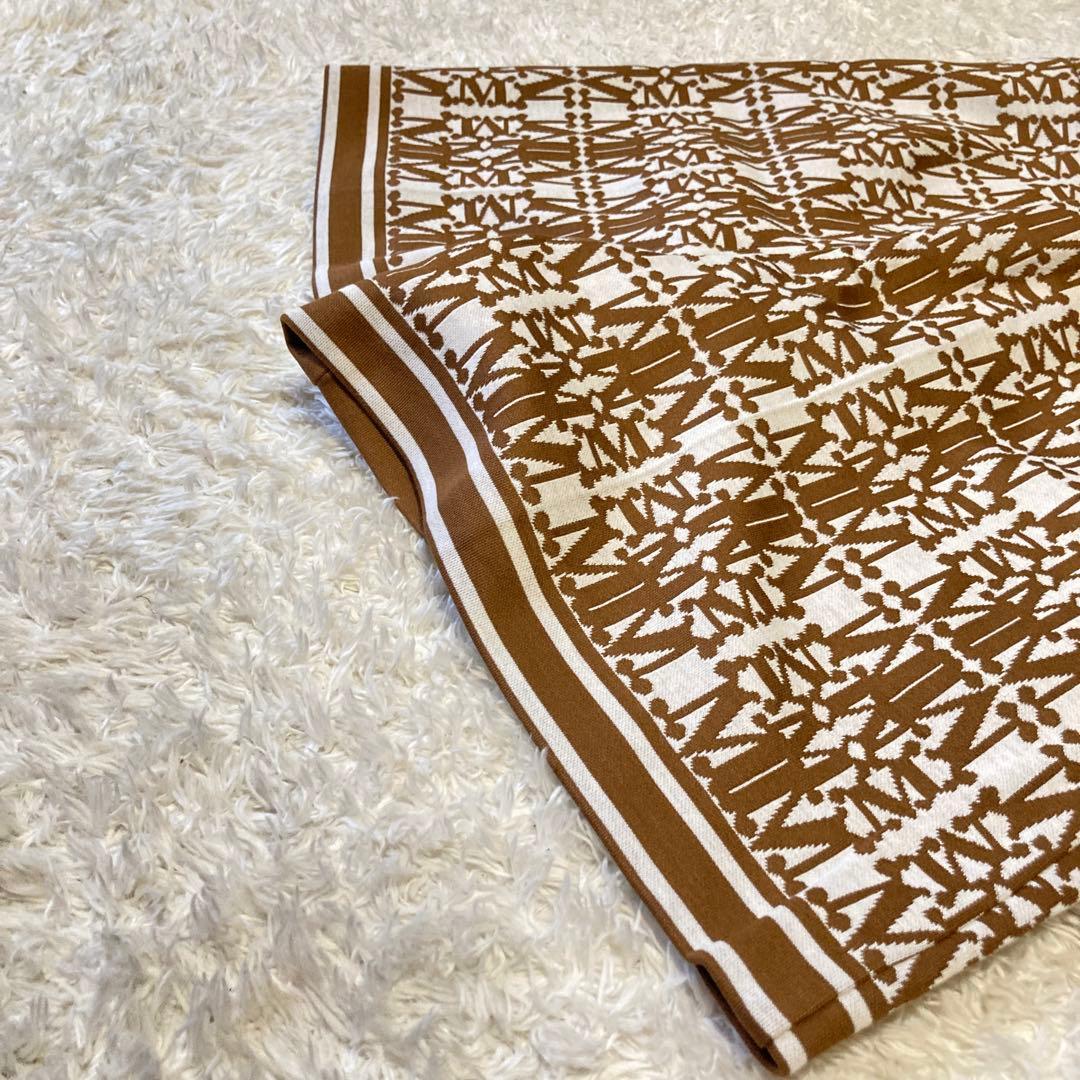 未使用に近い　最高級白タグ　マックスマーラ　ジャガードショートパンツ　ロゴ入XL