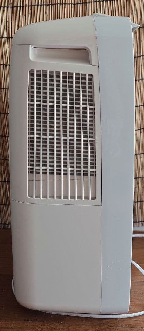 シャープ☆冷風機能付き除湿機☆コンパクトクール☆プラズマクラスター☆2019年製