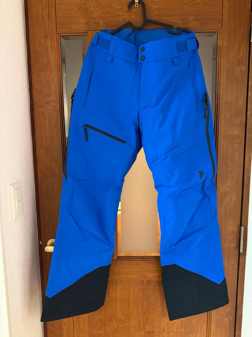 ピークパフォーマンス　スキーウェア　パンツ　新品タグ付き