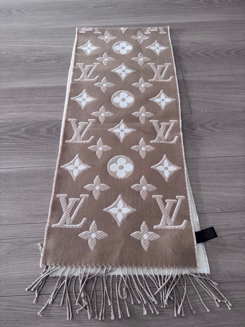 LOUIS VUITTON ベージュ マフラー