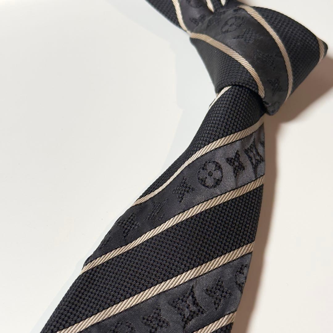 【良品】 ルイヴィトン モノグラム ストライプ柄 ブラック系 ネクタイ