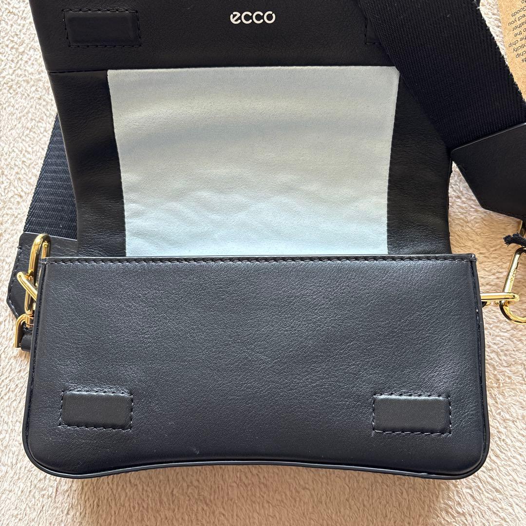 【新品】ECCO Pinch Bag Quilted Wave レザーバック