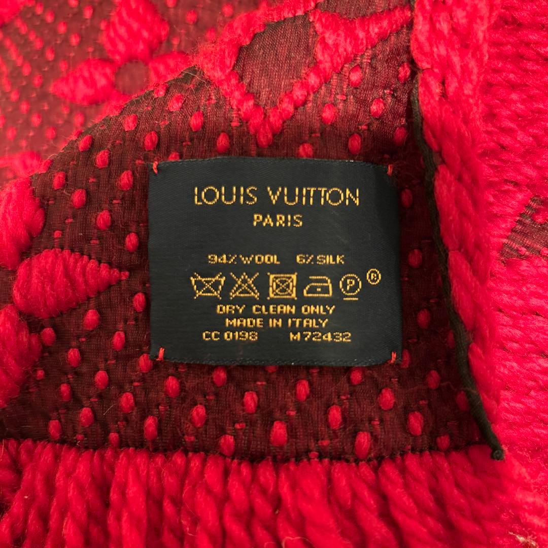 ルイ・ヴィトン 赤色 ロゴ マフラー