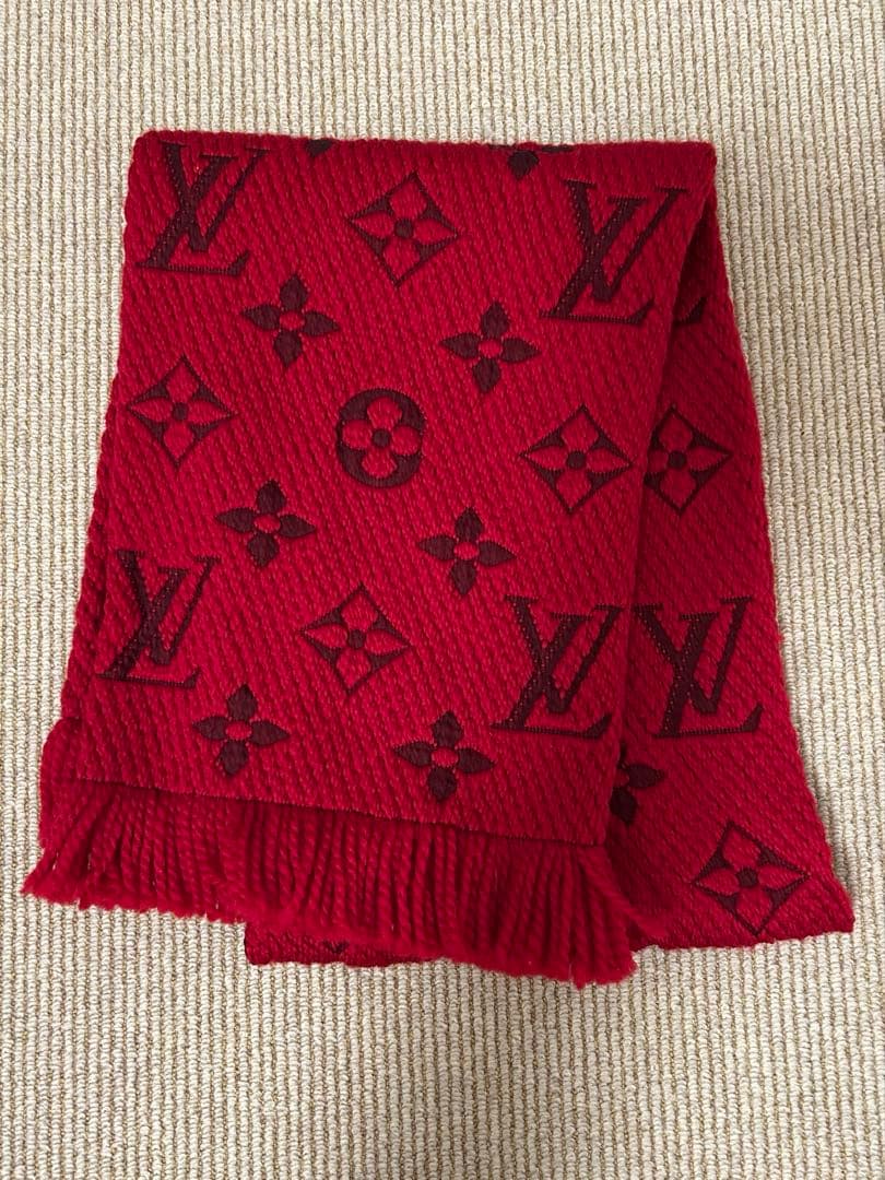 ルイ・ヴィトン 赤色 ロゴ マフラー