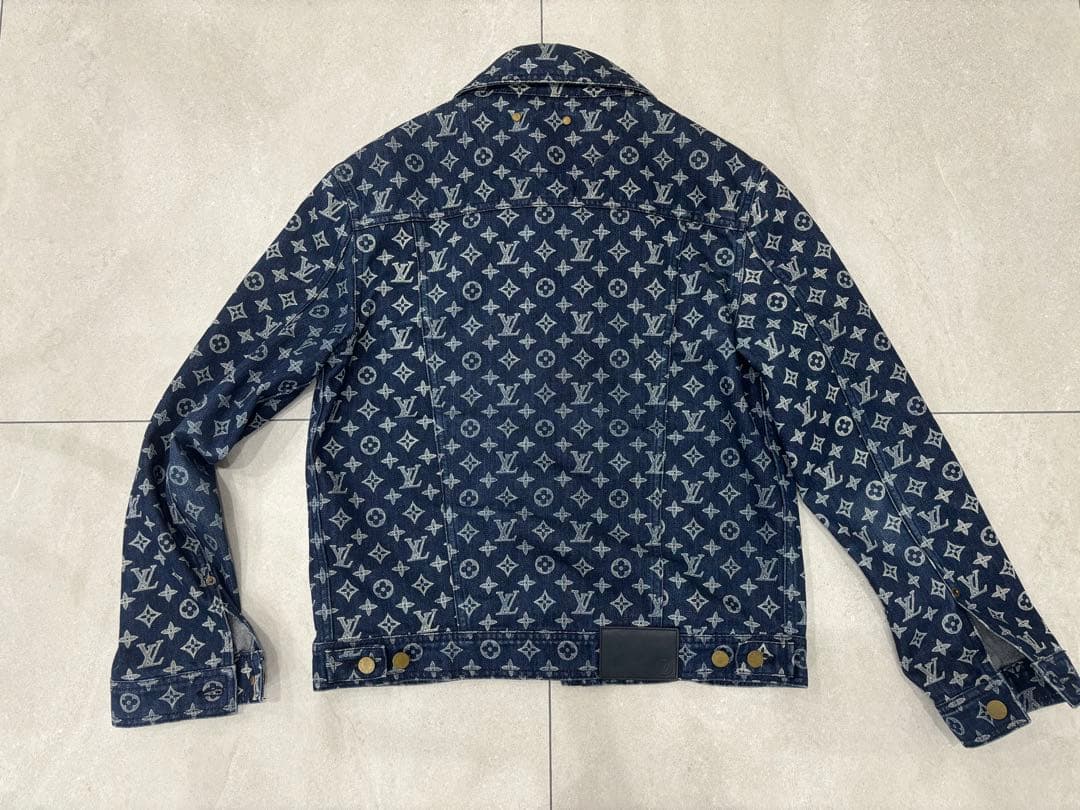 未使用に近いです　Louis Vuitton モノグラムデニムジャケット