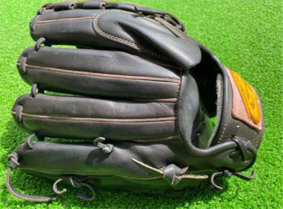 ドナイヤ　グローブ　ピッチャー用　野球　ベースボール　グラブ　刺繍入り