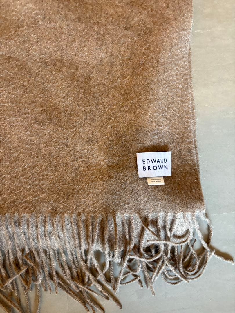 EDWARD BROWN ベージュマフラー フリンジ付き