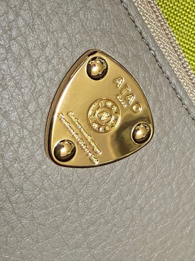 A　アタオ ATAO キーケース グレージュ 未使用に近い