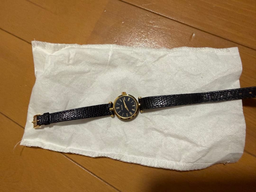 GUCCI 腕時計 ブラック/ゴールド