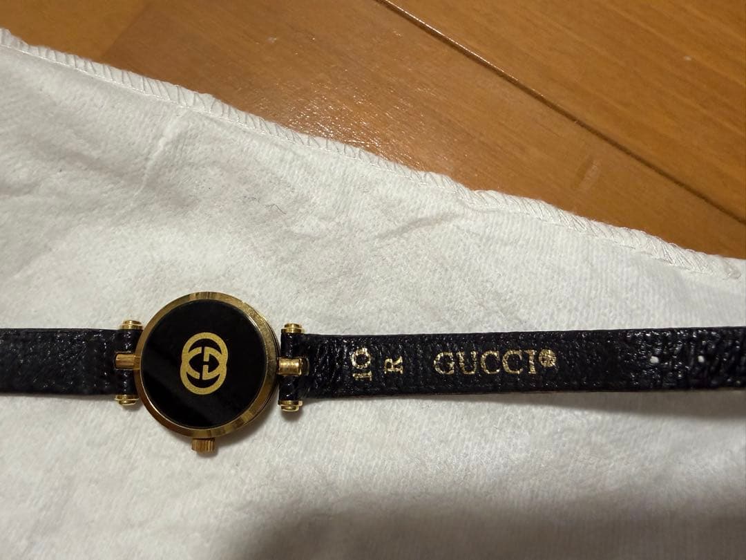 GUCCI 腕時計 ブラック/ゴールド