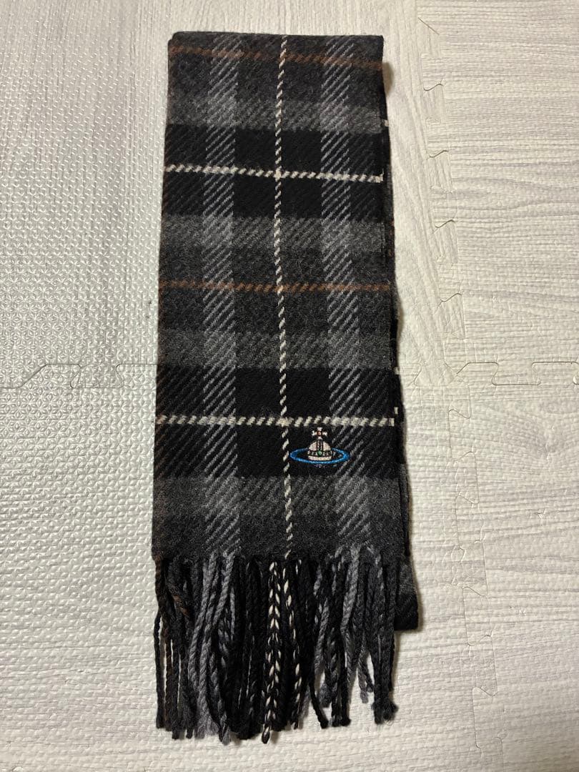 美品　未使用　グレー系チェック柄マフラー　ヴィヴィアンウエストウッド
