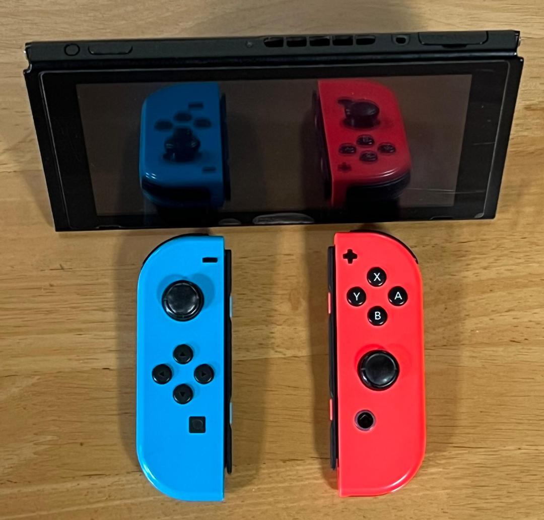 ジャンク品　Nintendo Switch 本体 青と赤