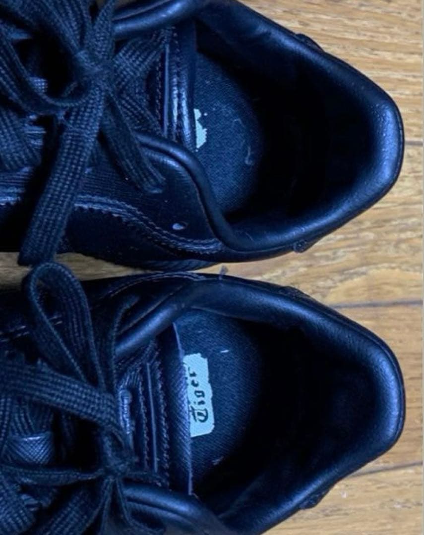 10時まで限定価格　オニツカタイガー　デレシティ　 オールブラック　スニーカー