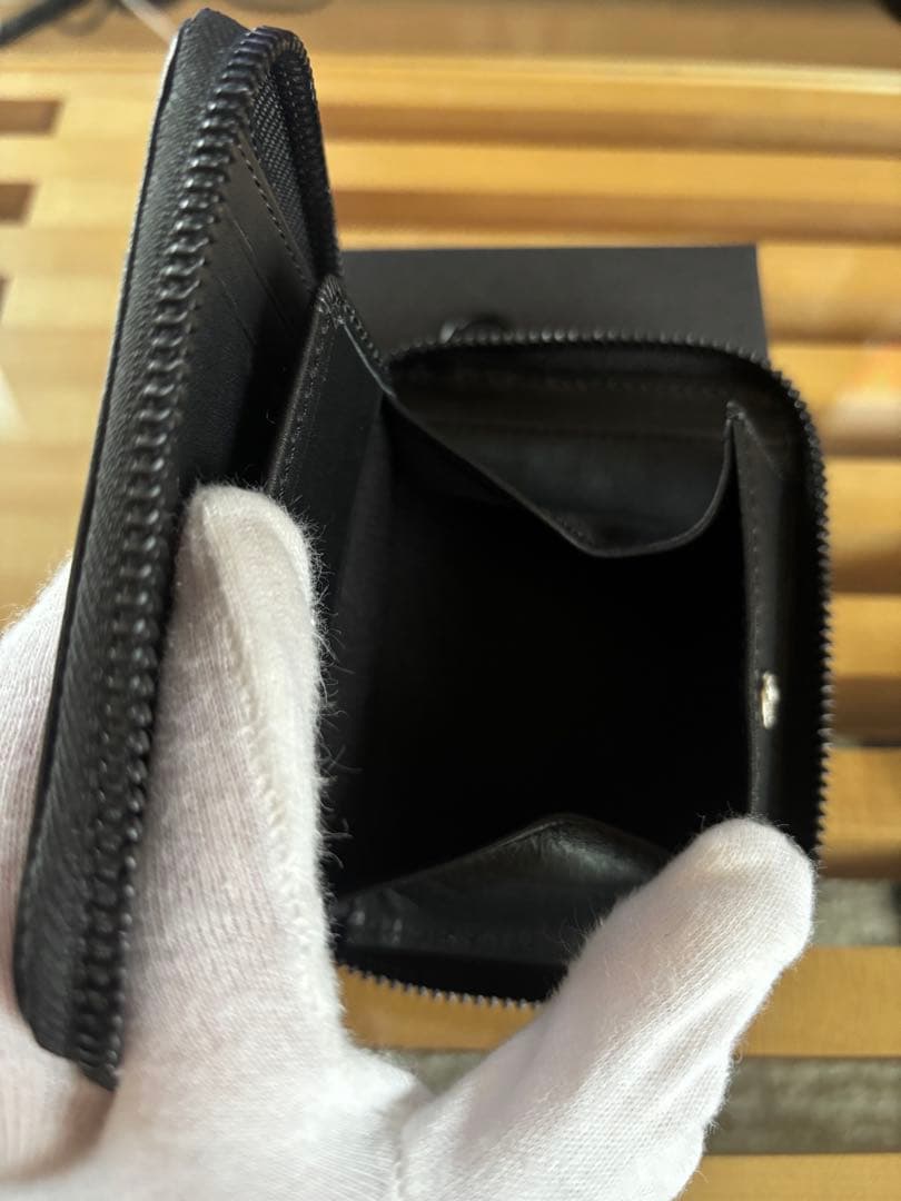 新品・完売品 ヒステリックグラマー ロゴスタッズ ラウンドジップ ミニウォレット