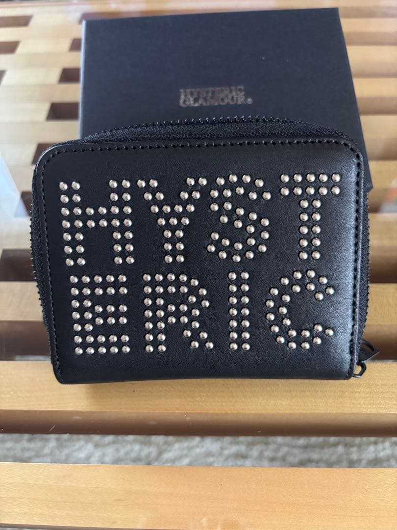 新品・完売品 ヒステリックグラマー ロゴスタッズ ラウンドジップ ミニウォレット