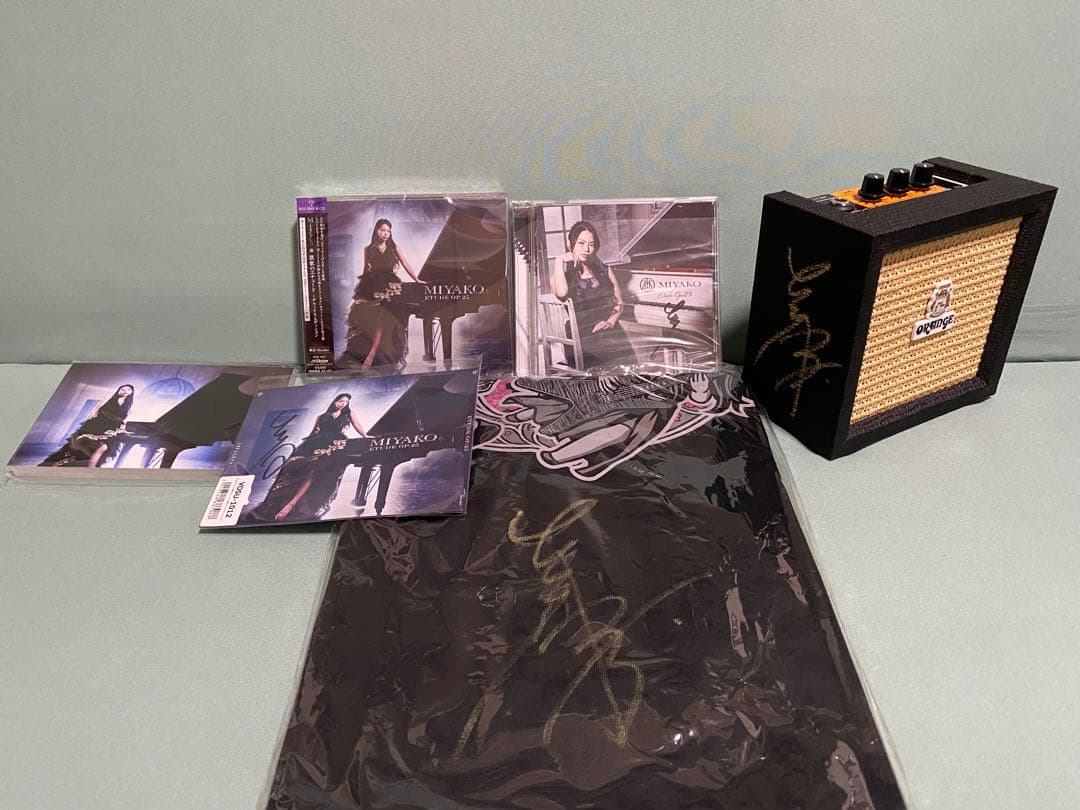 LOVEBITES MIYAKO CD2セット＋サイングッズ