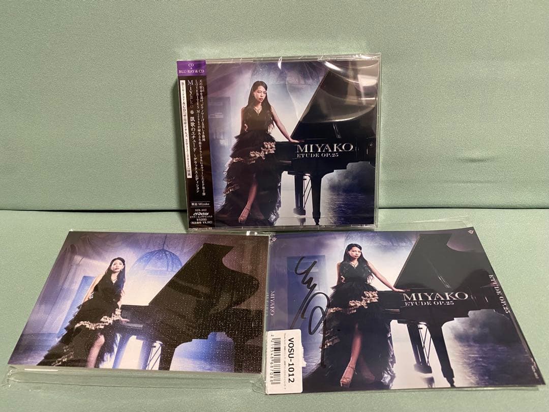 LOVEBITES MIYAKO CD2セット＋サイングッズ